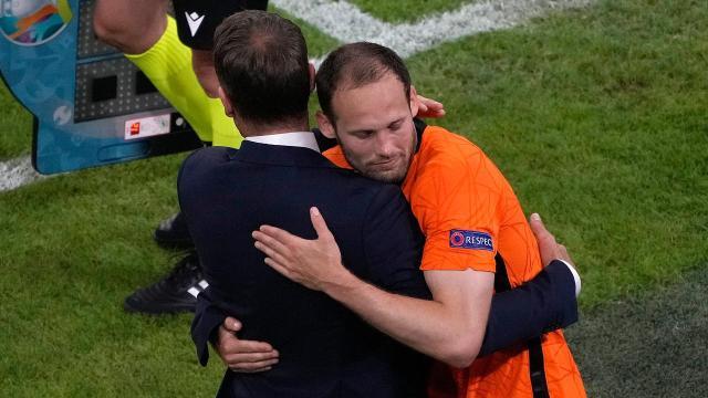 1623645812820082309.jpg de-boer-hartstilstand-eriksen-zeer-emotioneel-voor-daley-blind.jpg